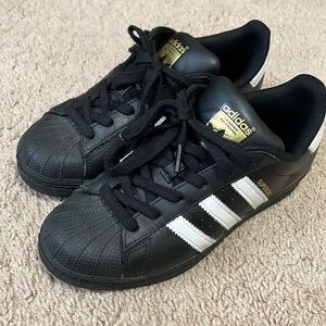 Adidas superstar size 4.5y